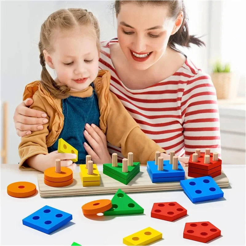 Jouet en bois Montessori, jeu de puzzle de correspondance des couleurs et des formes.
