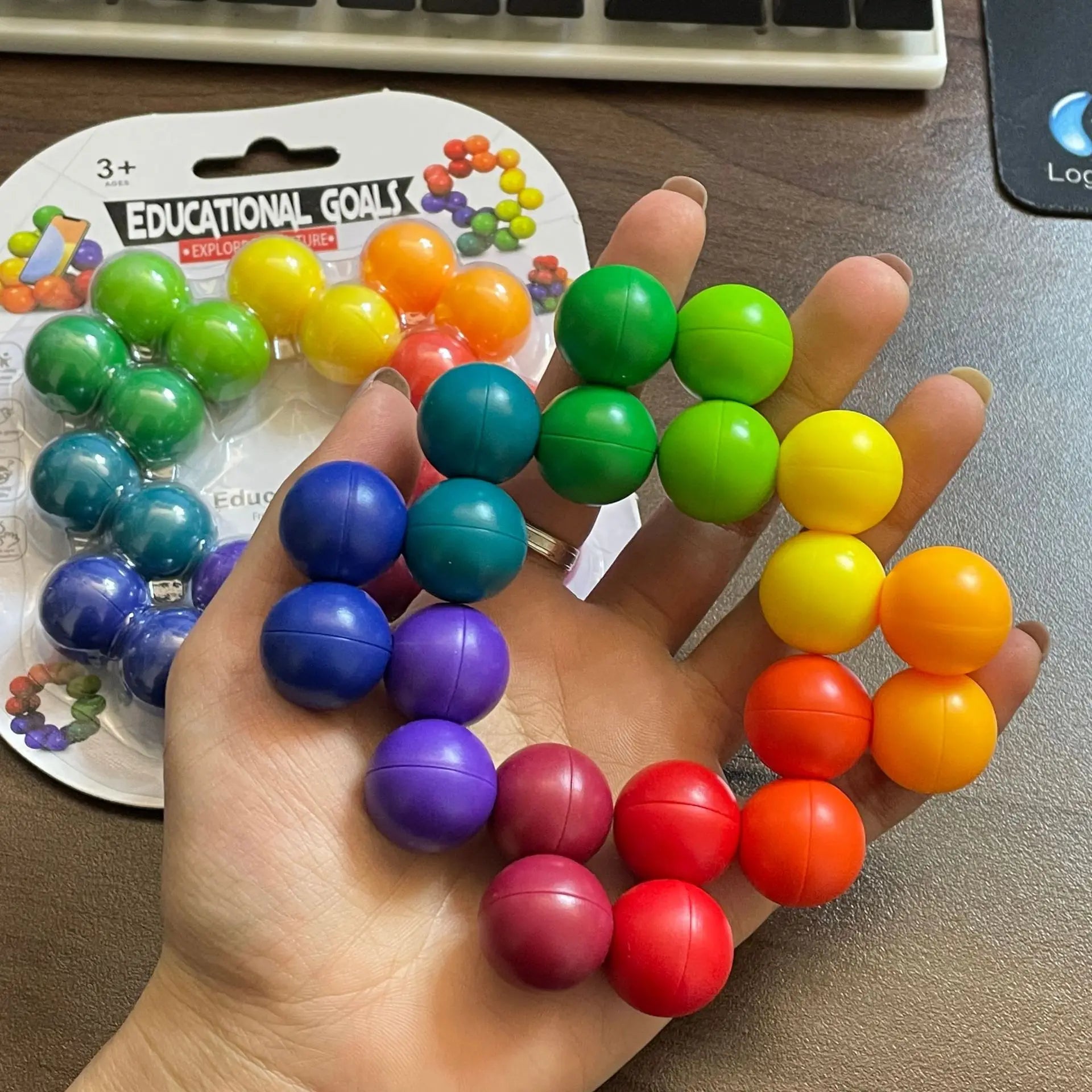 Boules éducatives colorées 3D. Jeu Montessori pour soulagement du stress et de l'anxiété.