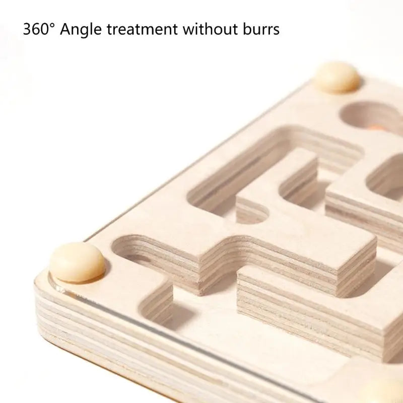 Jeu de labyrinthe en bois avec perle.